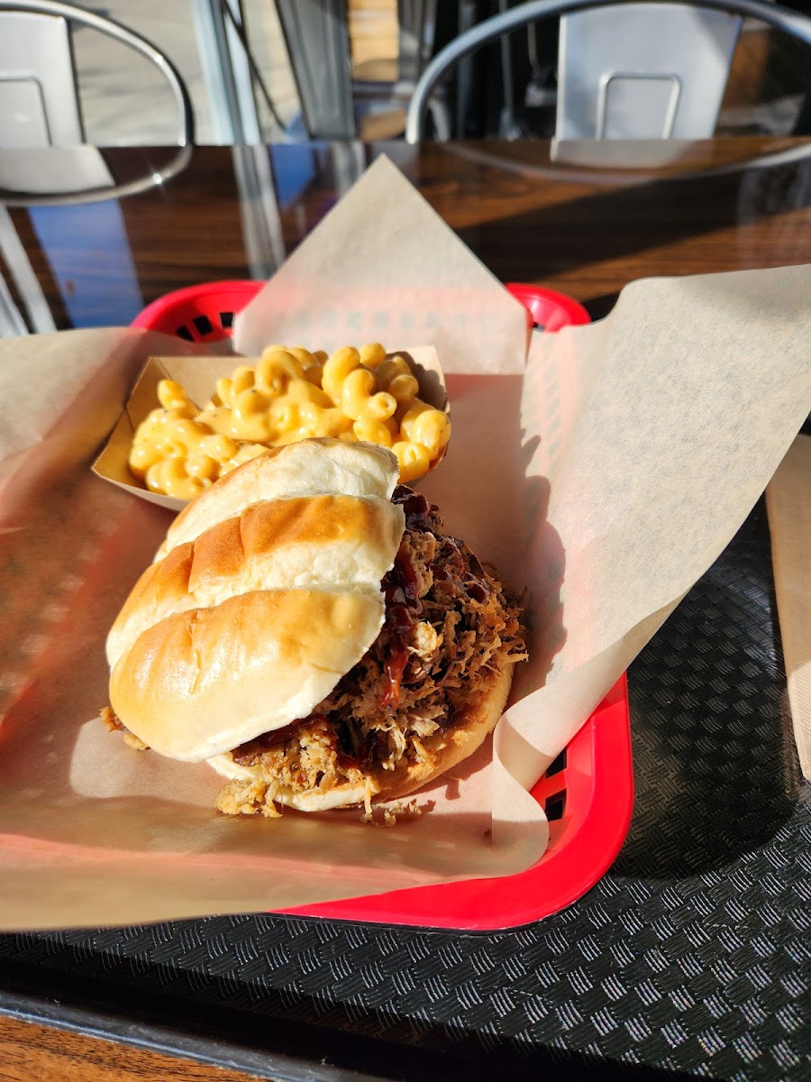 Deet's Bbq, Oregon, Oh-10